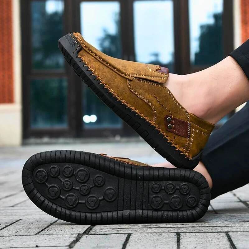 Heren Suède Loafers met Handgestikt Detail