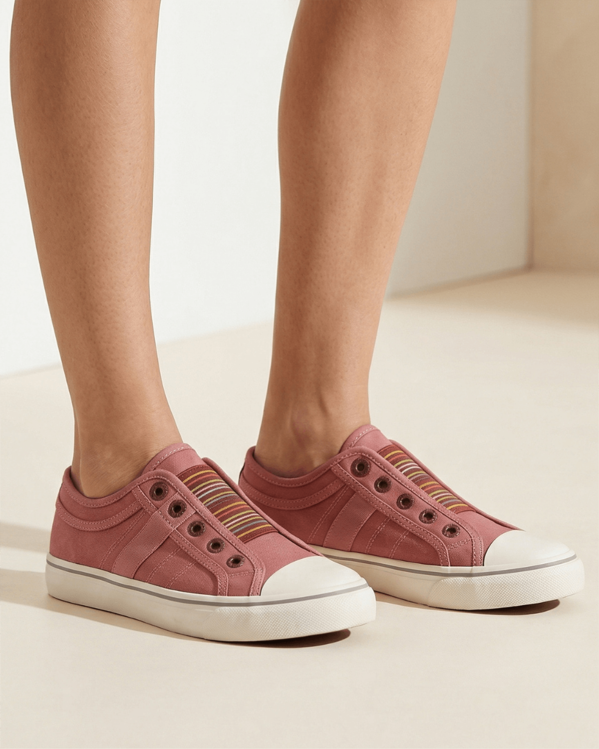 Women’s Lace-Up Low-Top Casual Sneakers