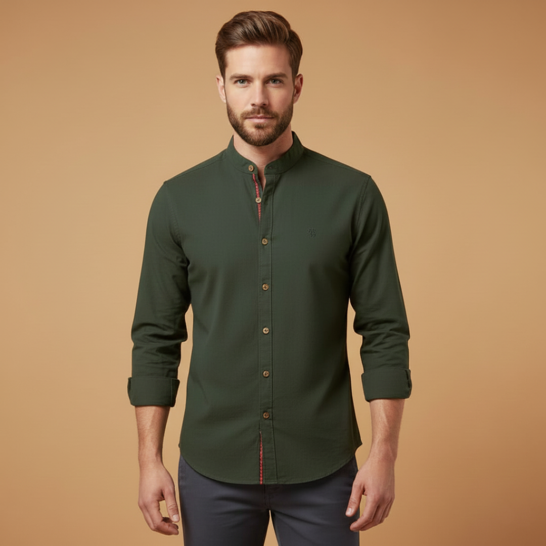 Men’s shirt with stand collar and button closure