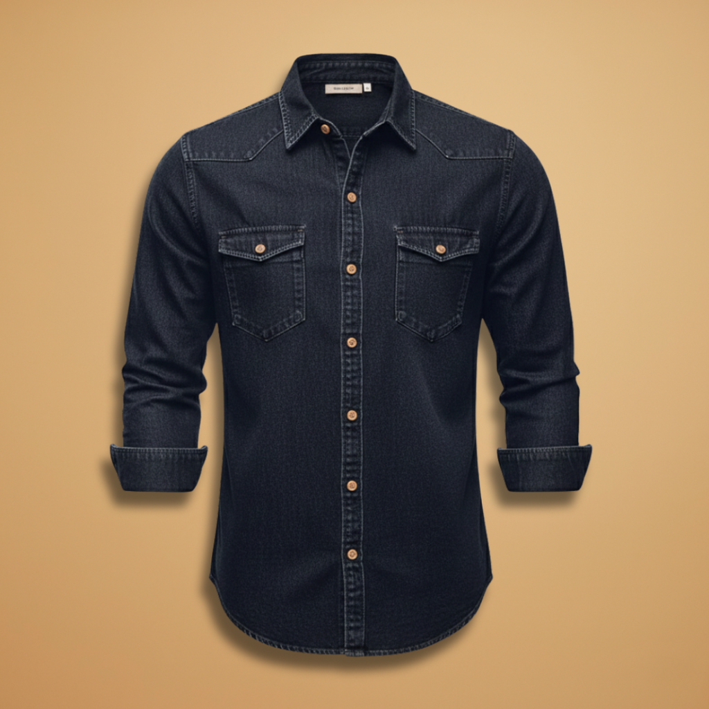 Men’s denim shirt with button closure and chest pockets