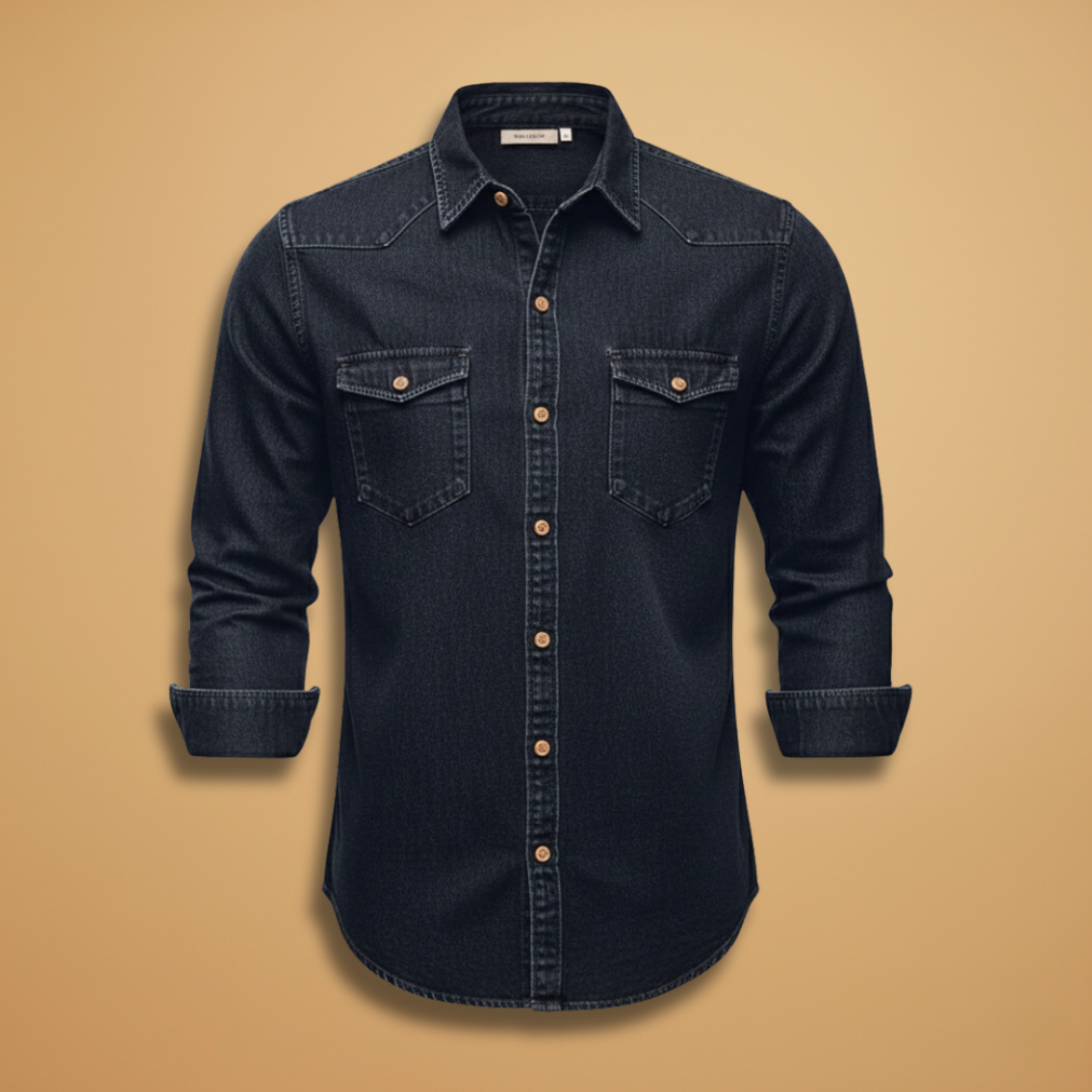 Men’s denim shirt with button closure and chest pockets