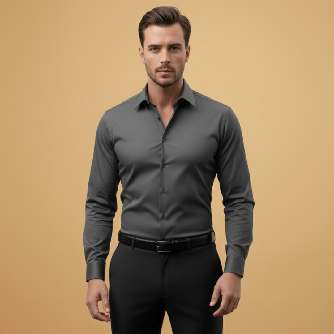 Tommy Men’s slim fit shirt with pointed collar and button closure