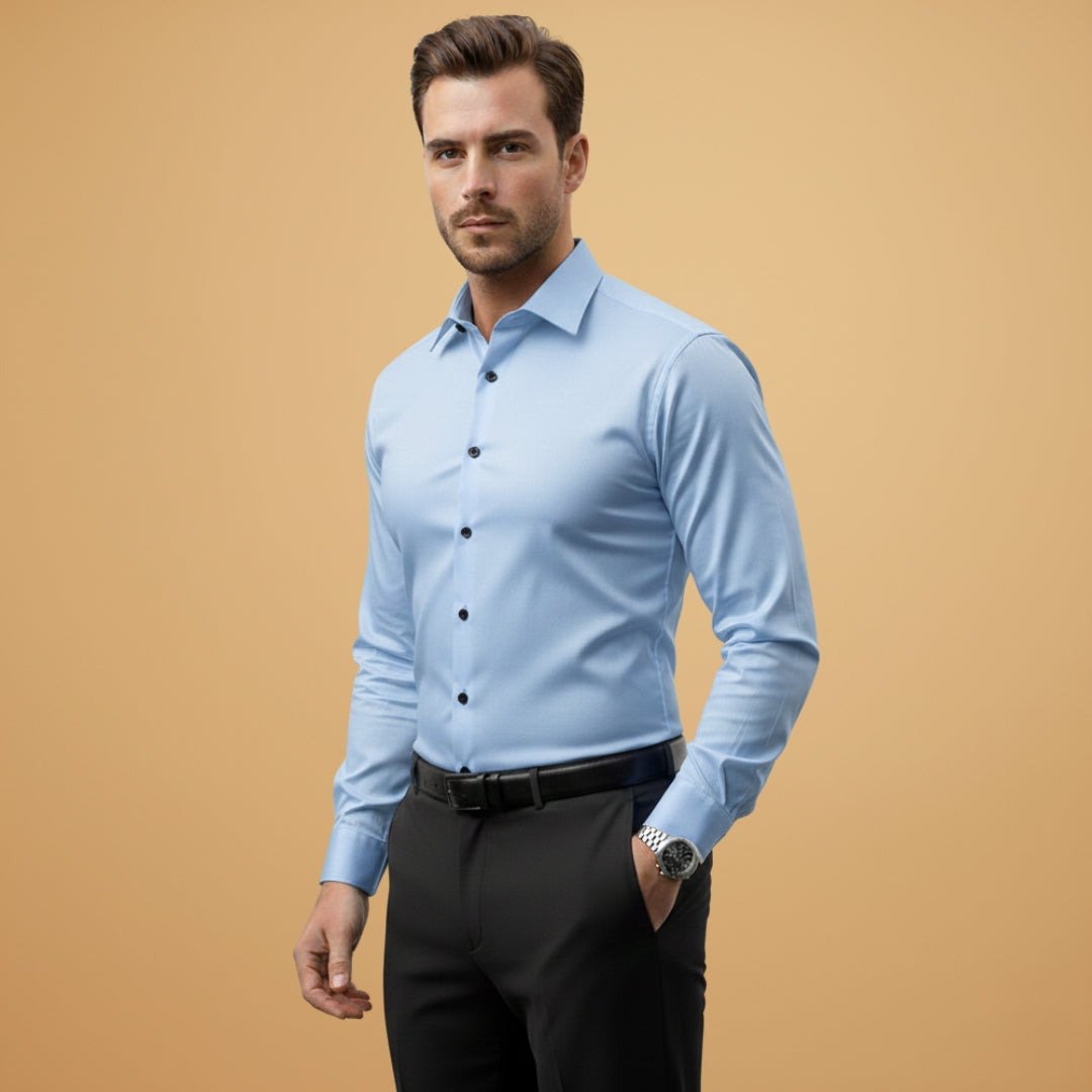 Tommy Men’s slim fit shirt with pointed collar and button closure