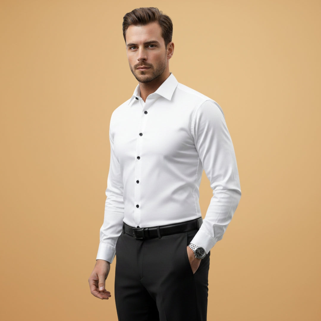 Tommy Men’s slim fit shirt with pointed collar and button closure