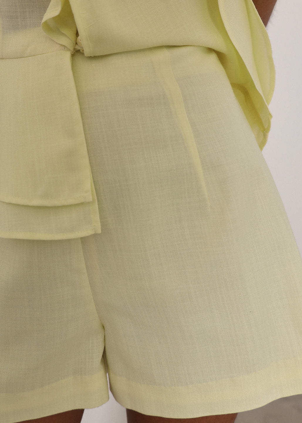 Everly High Waist Linen Shorts | Lemon