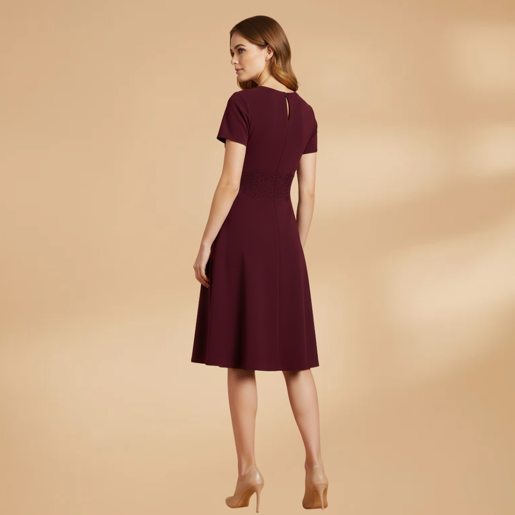Women's Dress with Contrasting Lace and Accentuated Waist