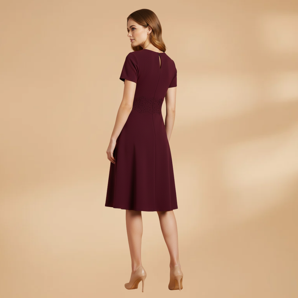 Women's Dress with Contrasting Lace and Accentuated Waist